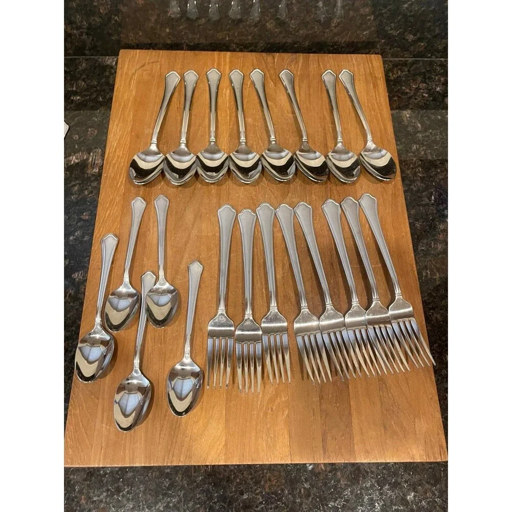 International Silver - Capri Frost- 8 Person Flatware Set